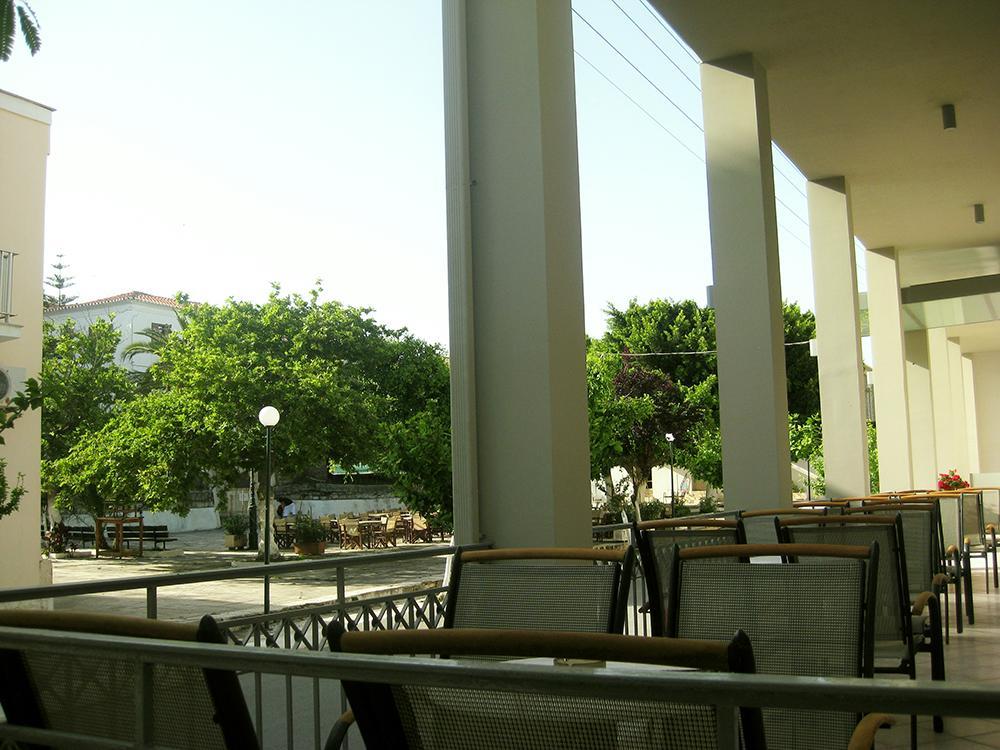 Achilles Hotel Methoni  Extérieur photo