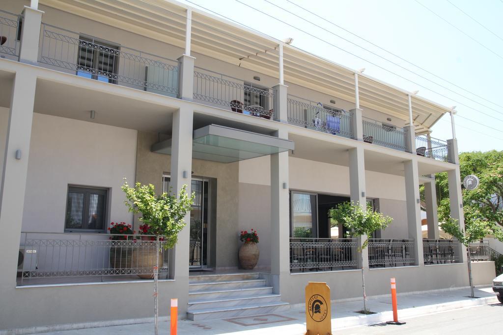Achilles Hotel Methoni  Extérieur photo