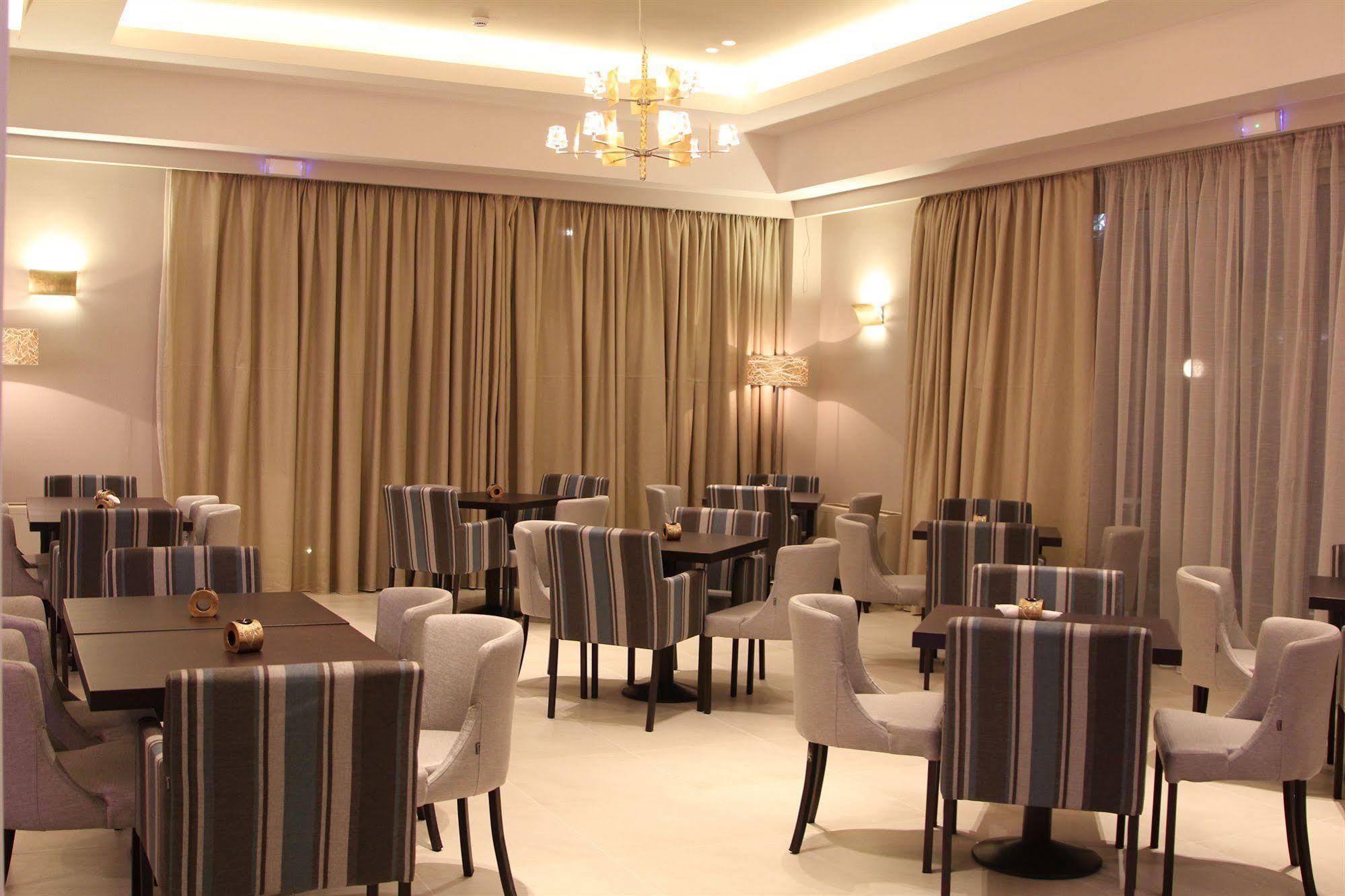 Achilles Hotel Methoni  Extérieur photo