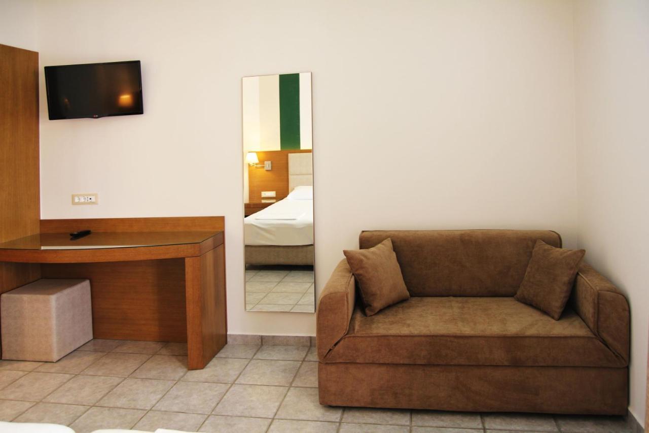 Achilles Hotel Methoni  Extérieur photo